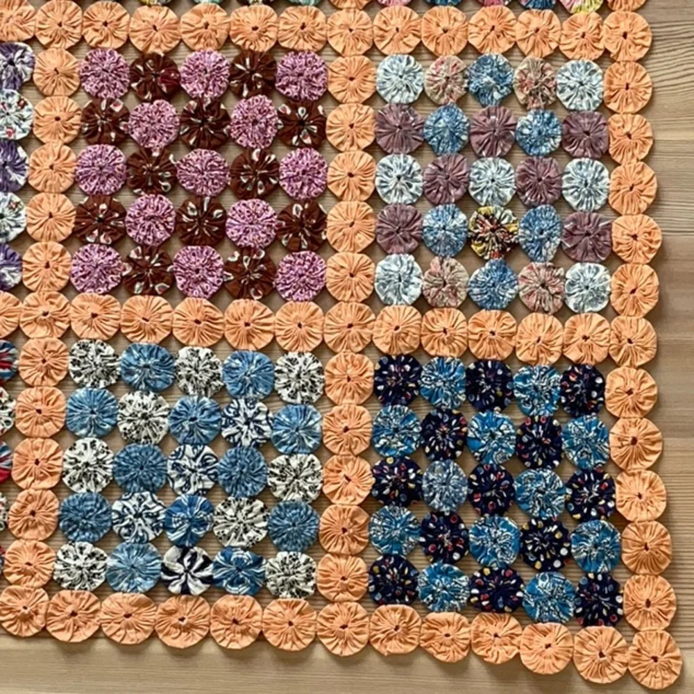 Colorful Patchwork Cotton YO-YO Quilt - Picture 3 of 6